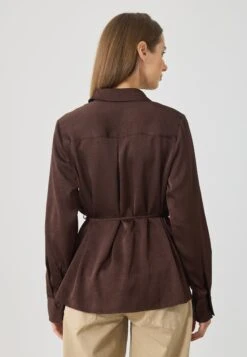 Anna Field SATIN SHIRT WITH BELT - Button-down Blouse - Coffee Bean -Fashion 005f70ac058a4bc19aeedb6569bc977d