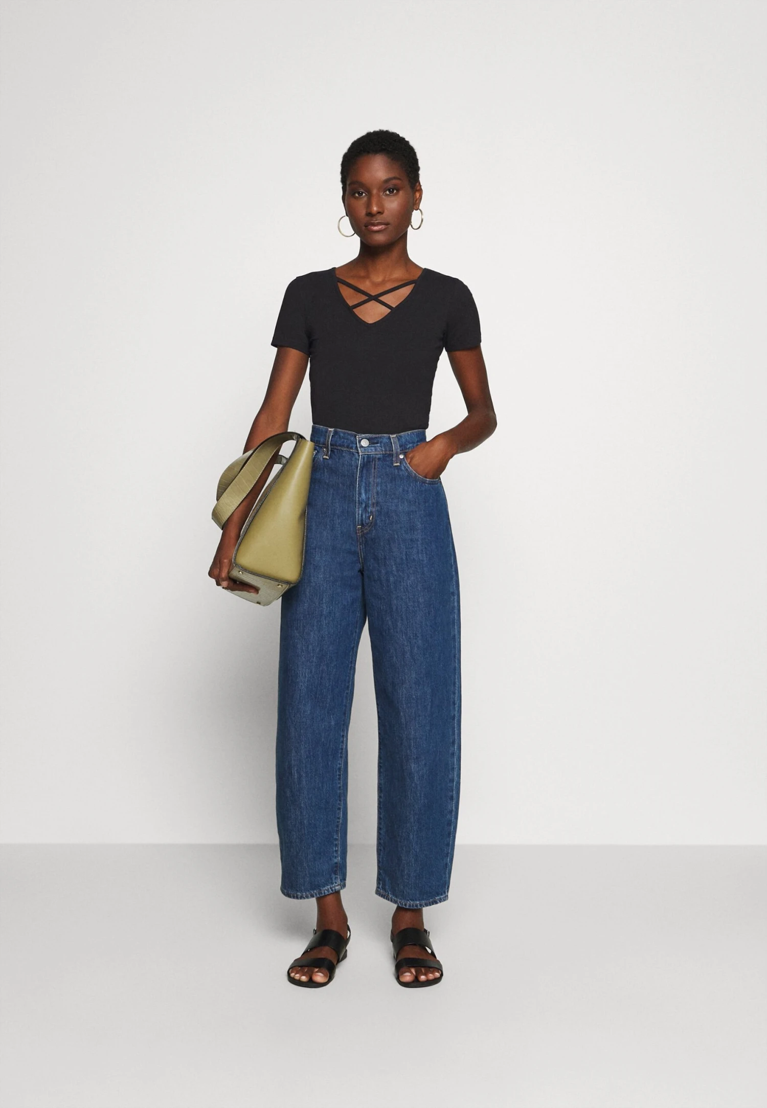 Anna Field Print T-Shirt - Black 2 Anna Field Print T-Shirt - Black - Image 2