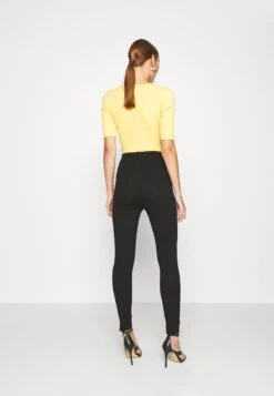 Anna Field Punto Leggings With Button Detail - Leggings - Trousers - Black 7 Anna Field Punto Leggings With Button Detail - Leggings - Trousers - Black -Fashion 33f906a6b264471e94805b4626428f72