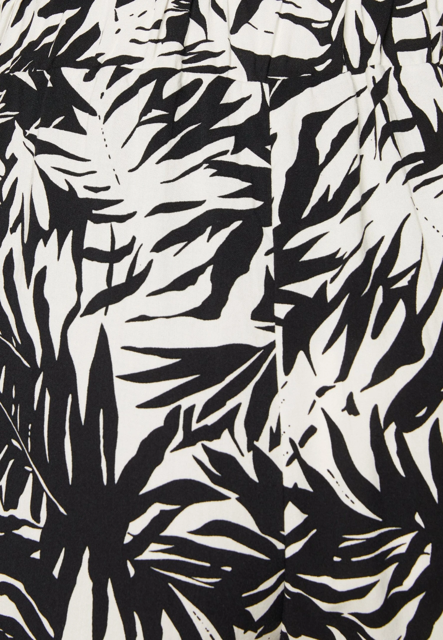 Anna Field Shorts - Black/Off-White 6 Anna Field Shorts - Black/Off-White - Image 6