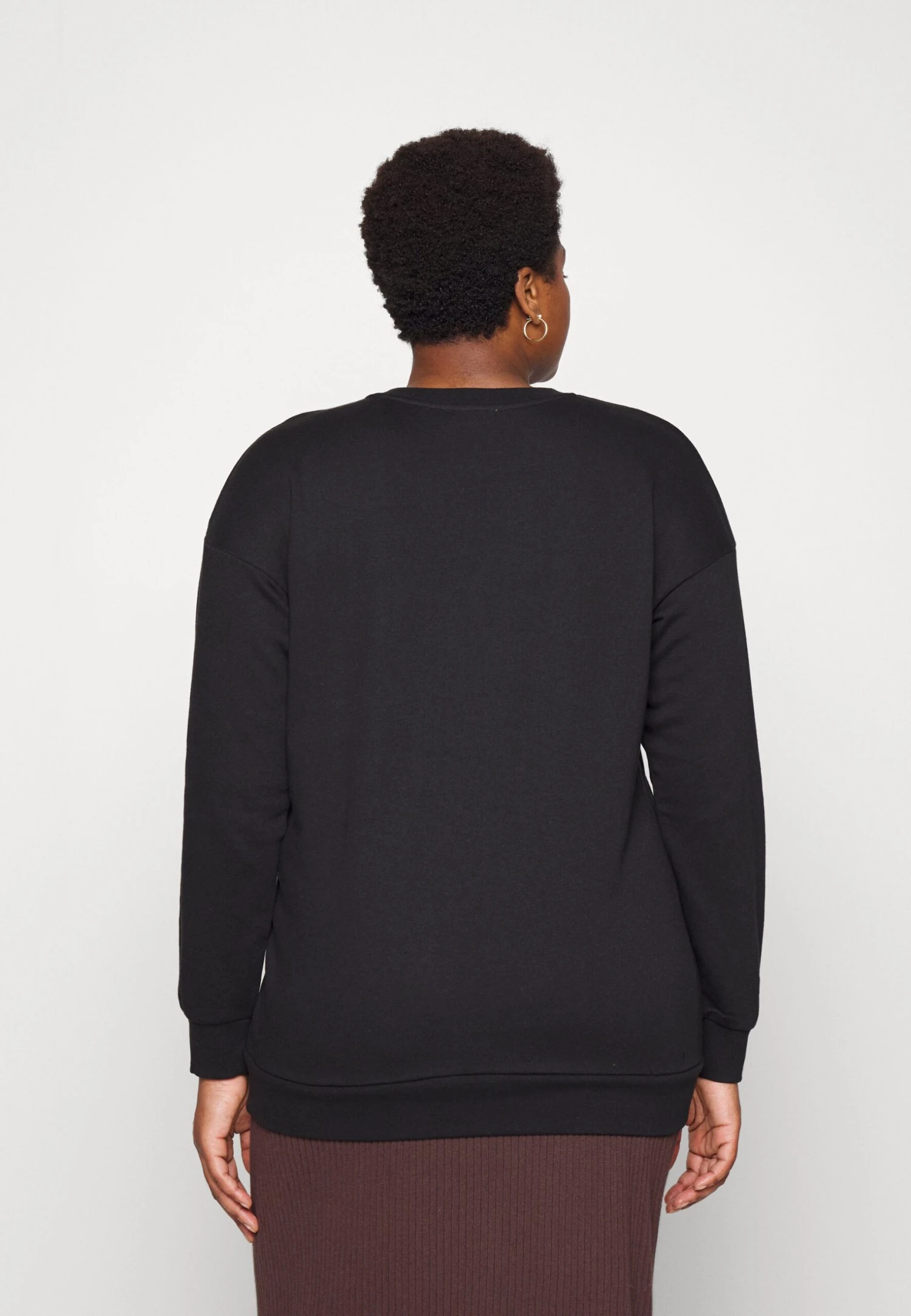Cut Out Neck Fit - Sweatshirt -Black 3 Cut Out Neck Fit - Sweatshirt -Black - Image 3