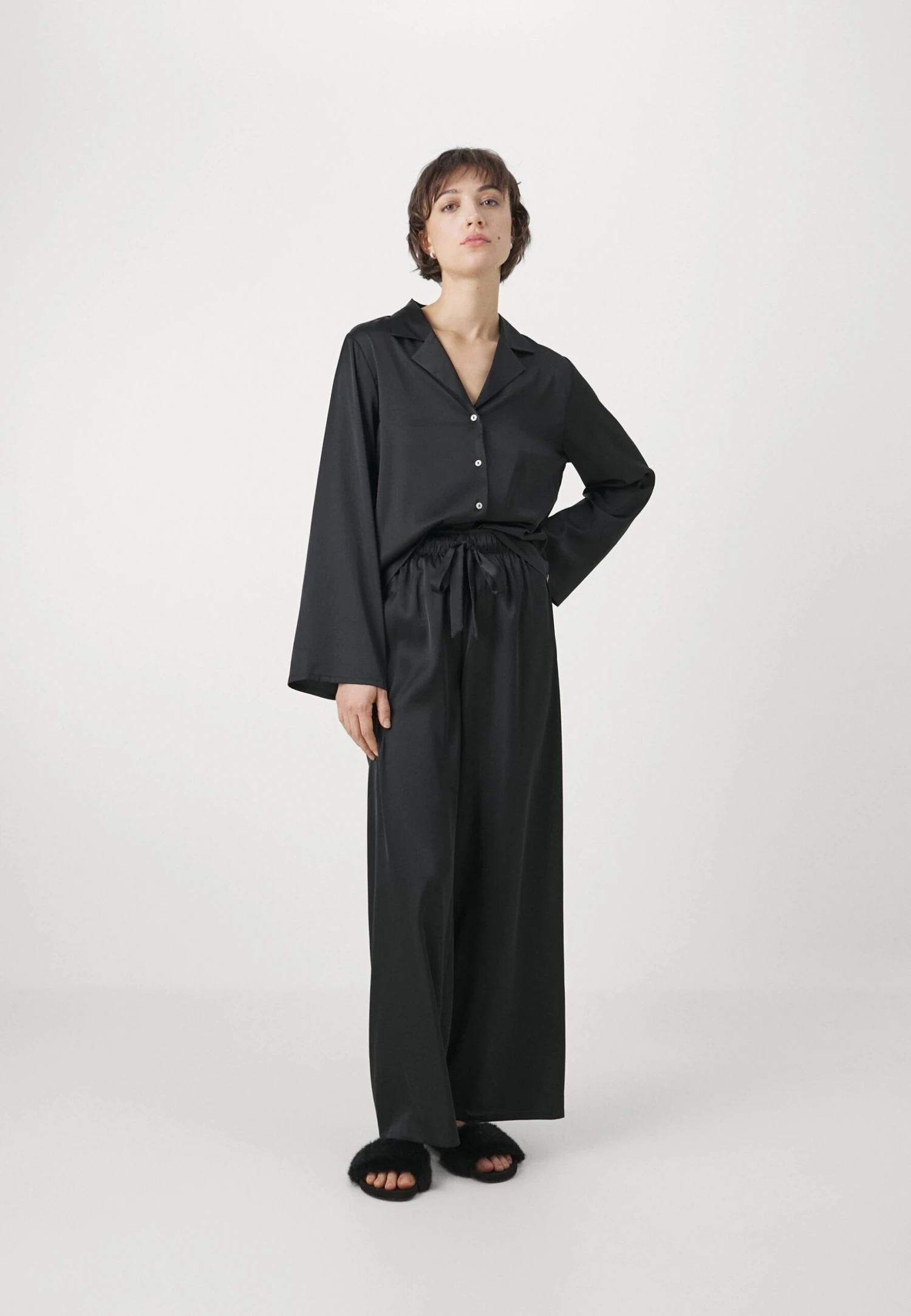 Anna Field WIDE LEG - Pyjama Set - Black 2 Anna Field WIDE LEG - Pyjama Set - Black - Image 2