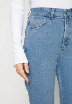 Slim Fit Jeans - Light Blue Denim 9 Slim Fit Jeans - Light Blue Denim -Fashion 4c1bcf1d3eb745ee908ebe67cd4bac5e