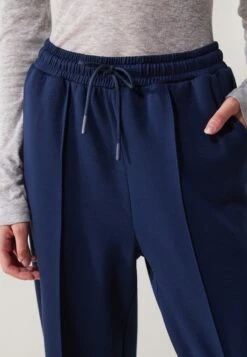 Anna Field SOFT JOGGER - Tracksuit Bottoms - Dark Blue 10 Anna Field SOFT JOGGER - Tracksuit Bottoms - Dark Blue -Fashion 53698b96093d4d65998ecc1ad69390ba