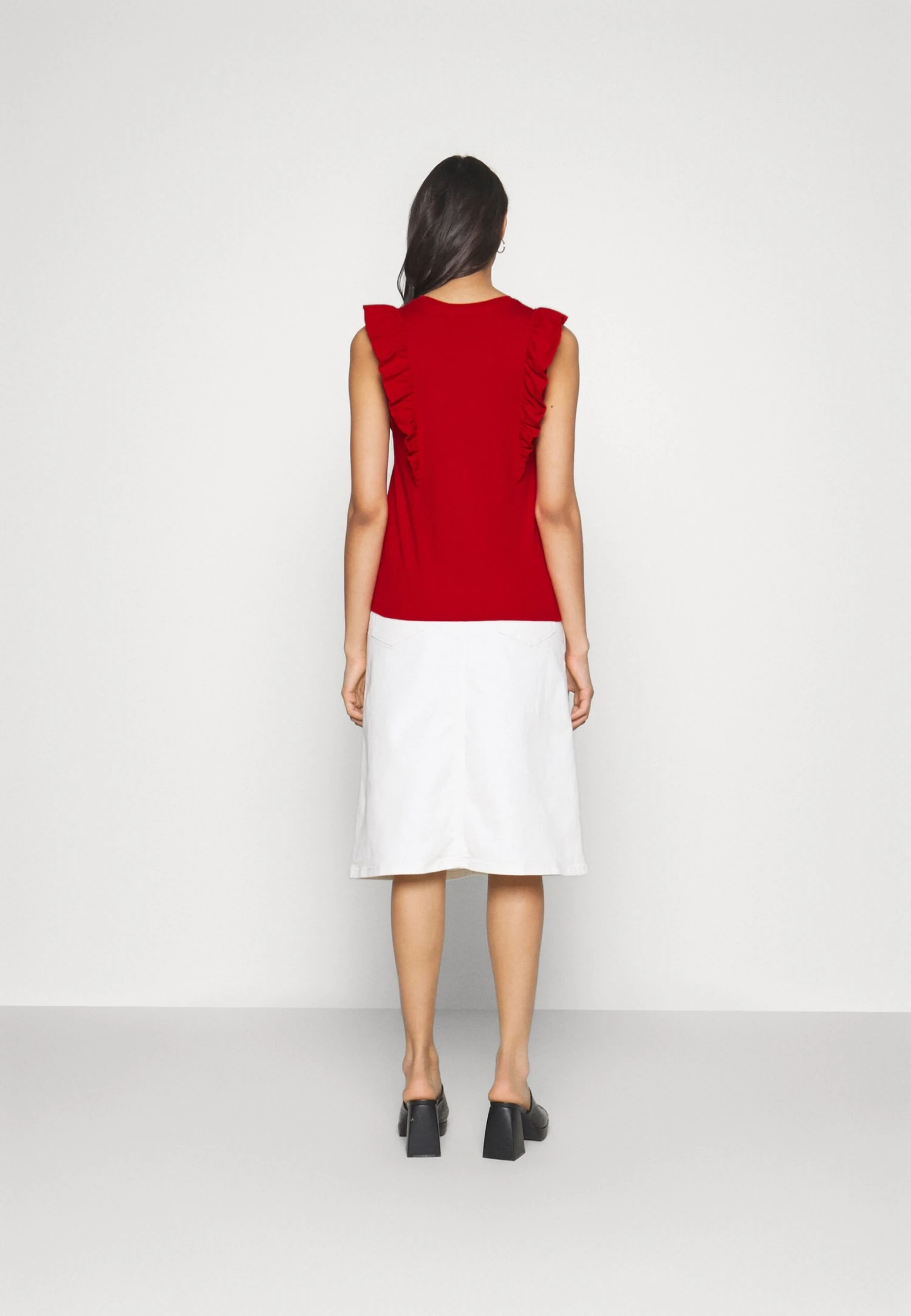 Anna Field Basic T-Shirt - Dark Red 3 Anna Field Basic T-Shirt - Dark Red - Image 3