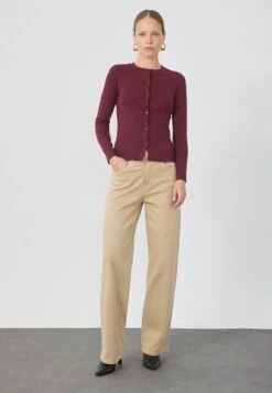 Front Page 7 Front Page -Fashion 618e413893d8415e816bb8e9296809ac