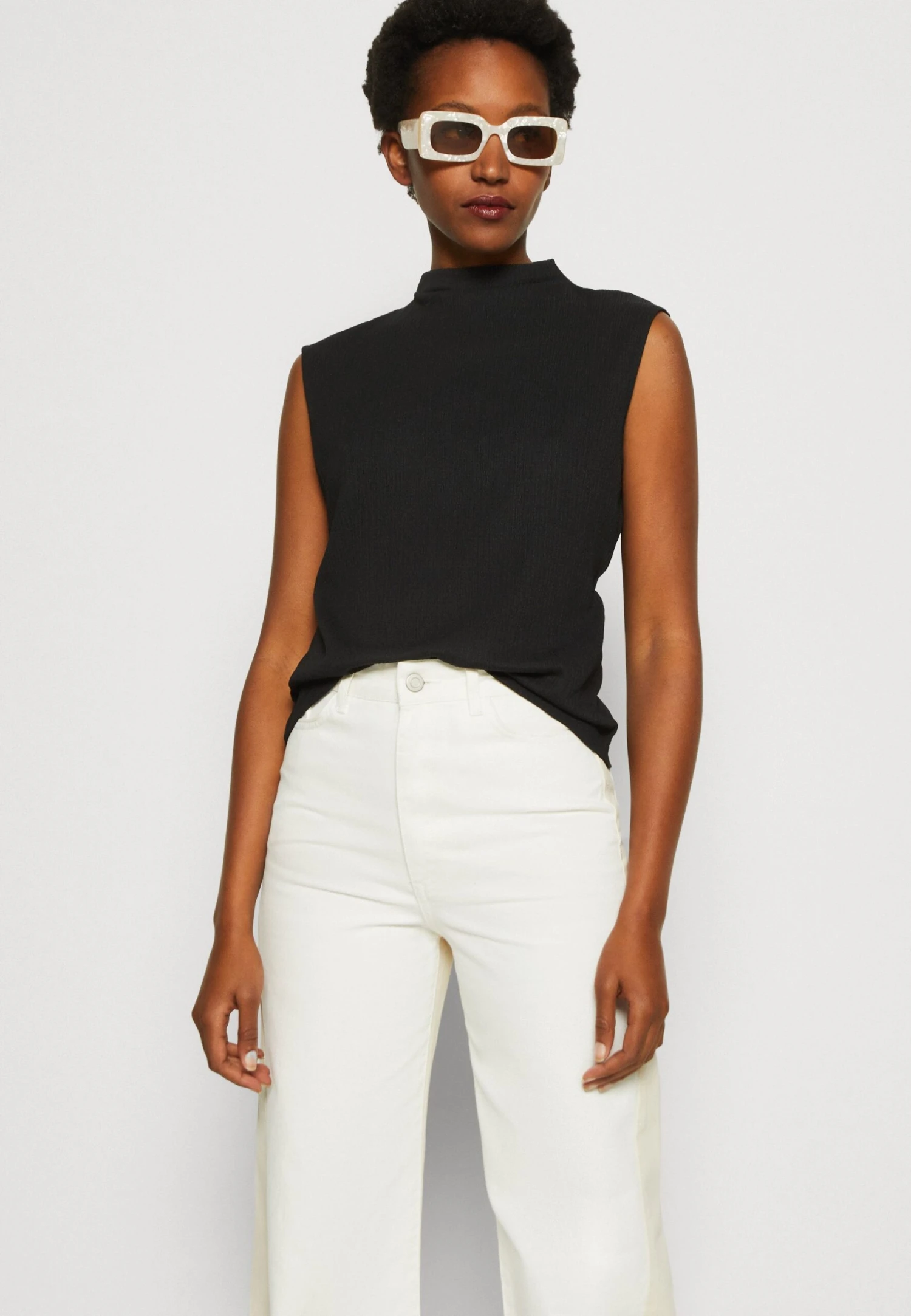 Anna Field Top - Black 4 Anna Field Top - Black - Image 4