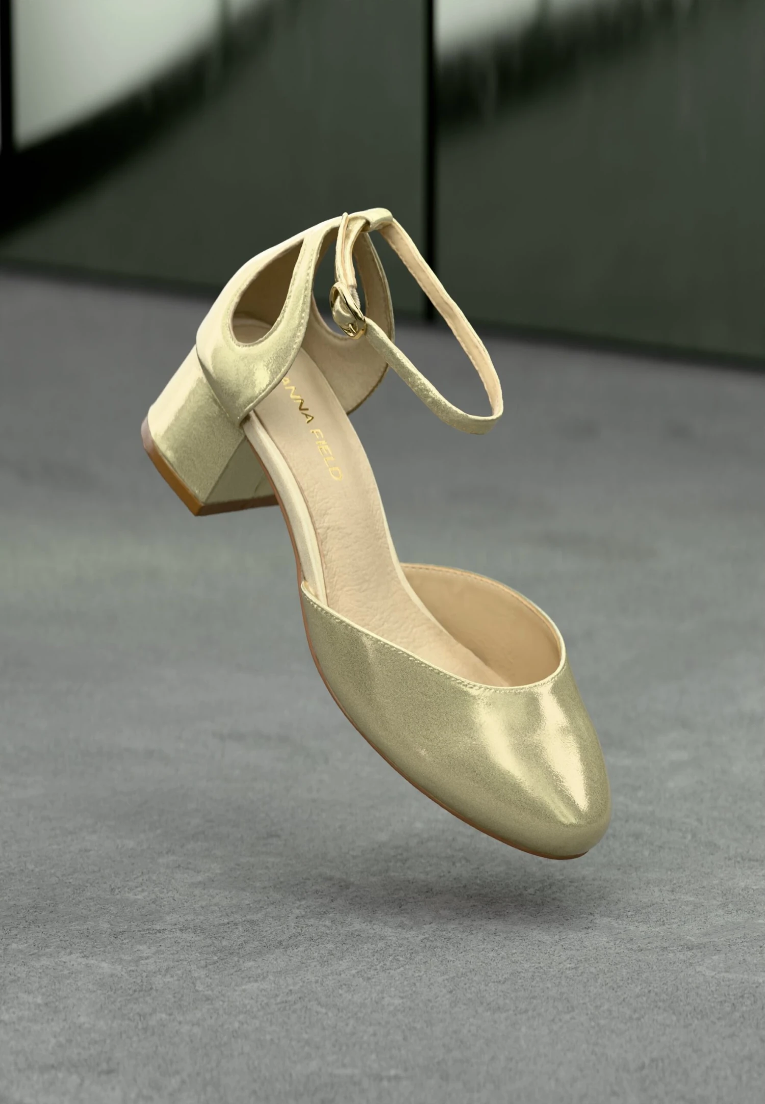 LEATHER - Classic Heels - Gold-coloured 1 LEATHER - Classic Heels - Gold-coloured