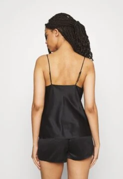 Anna Field Simple Satin Short Set - Pyjamas 9 Anna Field Simple Satin Short Set - Pyjamas -Fashion 722ca56a9ee2439f909f606ecf6a7ffe