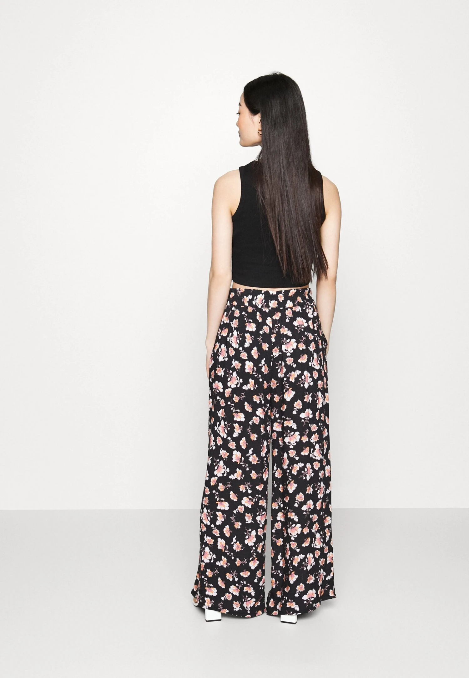 Summer Wide Legs - Trousers 3 Summer Wide Legs - Trousers - Image 3