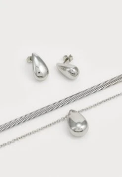 Anna Field SET - Earrings - Silver-coloured -Fashion 8ae8011661f04b03a66c229c4615918e