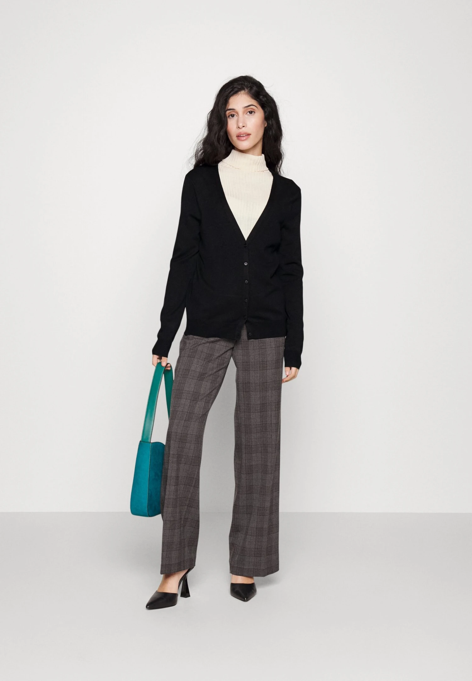 Cardigan - Black 2 Cardigan - Black - Image 2