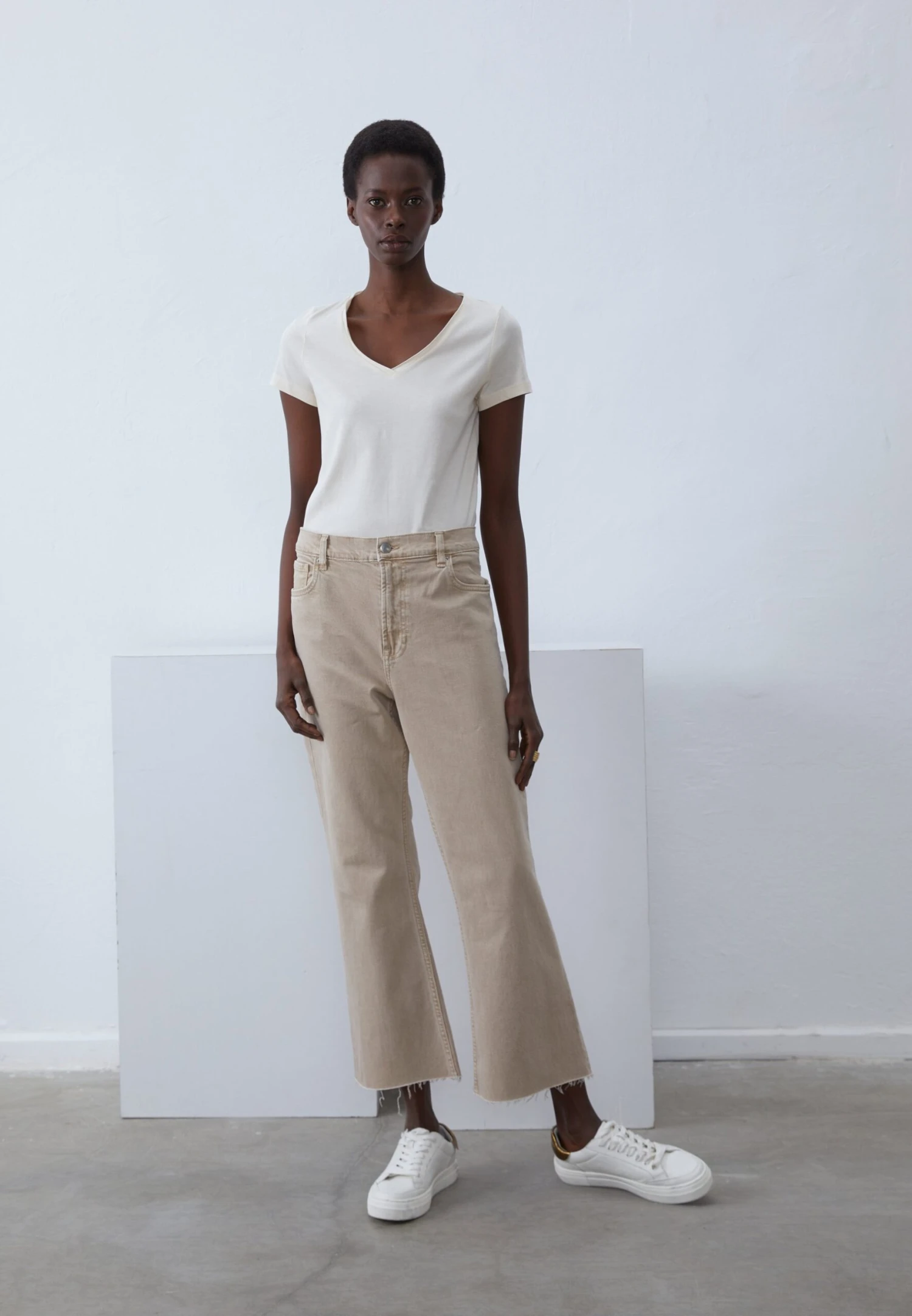 Anna Field 3 PACK - Basic T-shirt - Off-white/beige/red 1 Anna Field 3 PACK - Basic T-shirt - Off-white/beige/red