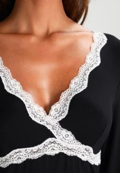 Anna Field Heidi Long Sleeves Viscose Nightdress - Nightie - Black -Fashion 9cbb26f39b384778a8a395532fe9436b