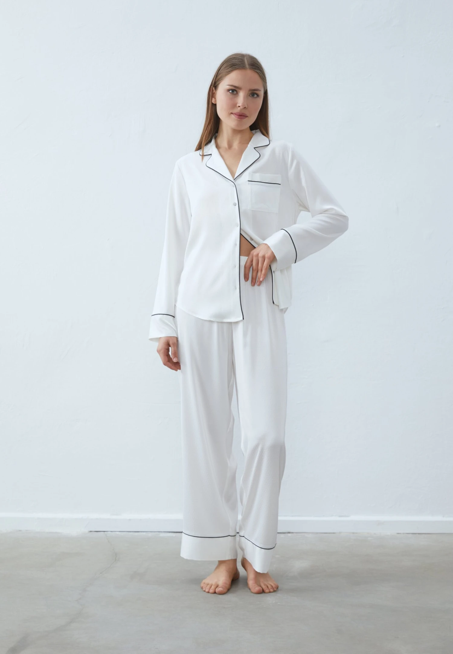 Anna Field Pyjama Set - Off-white 1 Anna Field Pyjama Set - Off-white