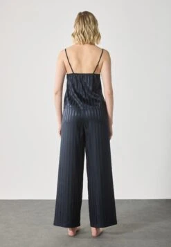 Anna Field SET - Pyjamas - Navy 10 Anna Field SET - Pyjamas - Navy -Fashion b3e507eb40e047b68885ab1a53422718