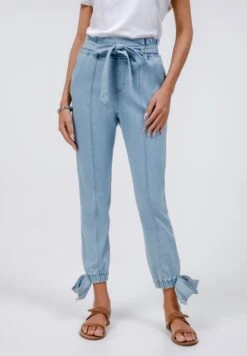 Anna Field Jeans Tapered Fit - Light Blue Wash