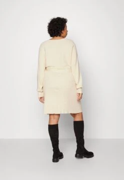 Wrap V Ausschnitt Mini Strickkleid Mit Gürtel - Jumper Dress - Off White 7 Wrap V Ausschnitt Mini Strickkleid Mit Gürtel - Jumper Dress - Off White -Fashion ce2265a5ab814cec9cd1dbedf4a78989