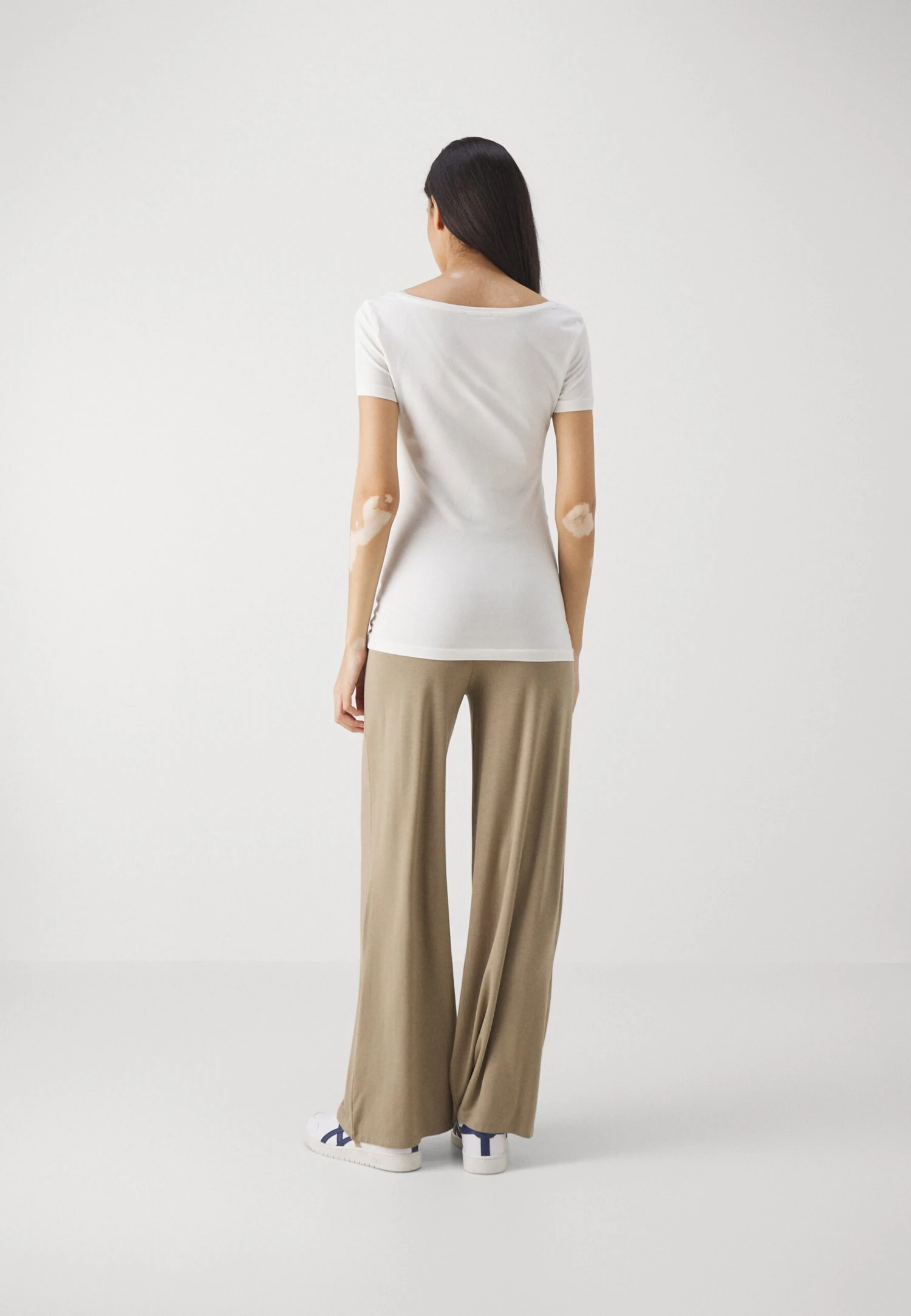 2 PACK - Tracksuit Bottoms - Black/khaki 3 2 PACK - Tracksuit Bottoms - Black/khaki - Image 3