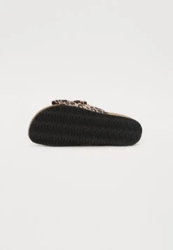Slippers - Leopard 11 Slippers - Leopard -Fashion d9ec8d3e7b2c48239e8465107c6b2c1b