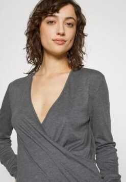 Anna Field Pyjama Set - Pyjama Set -Fashion dc89de8aafb74f28af2d7f42fd3671e0