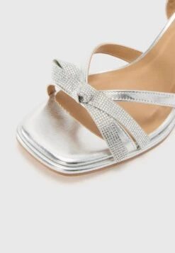 Classic Heels - Silver-coloured 15 Classic Heels - Silver-coloured -Fashion e38ab7bec1eb49b8a25af258f7a02a86
