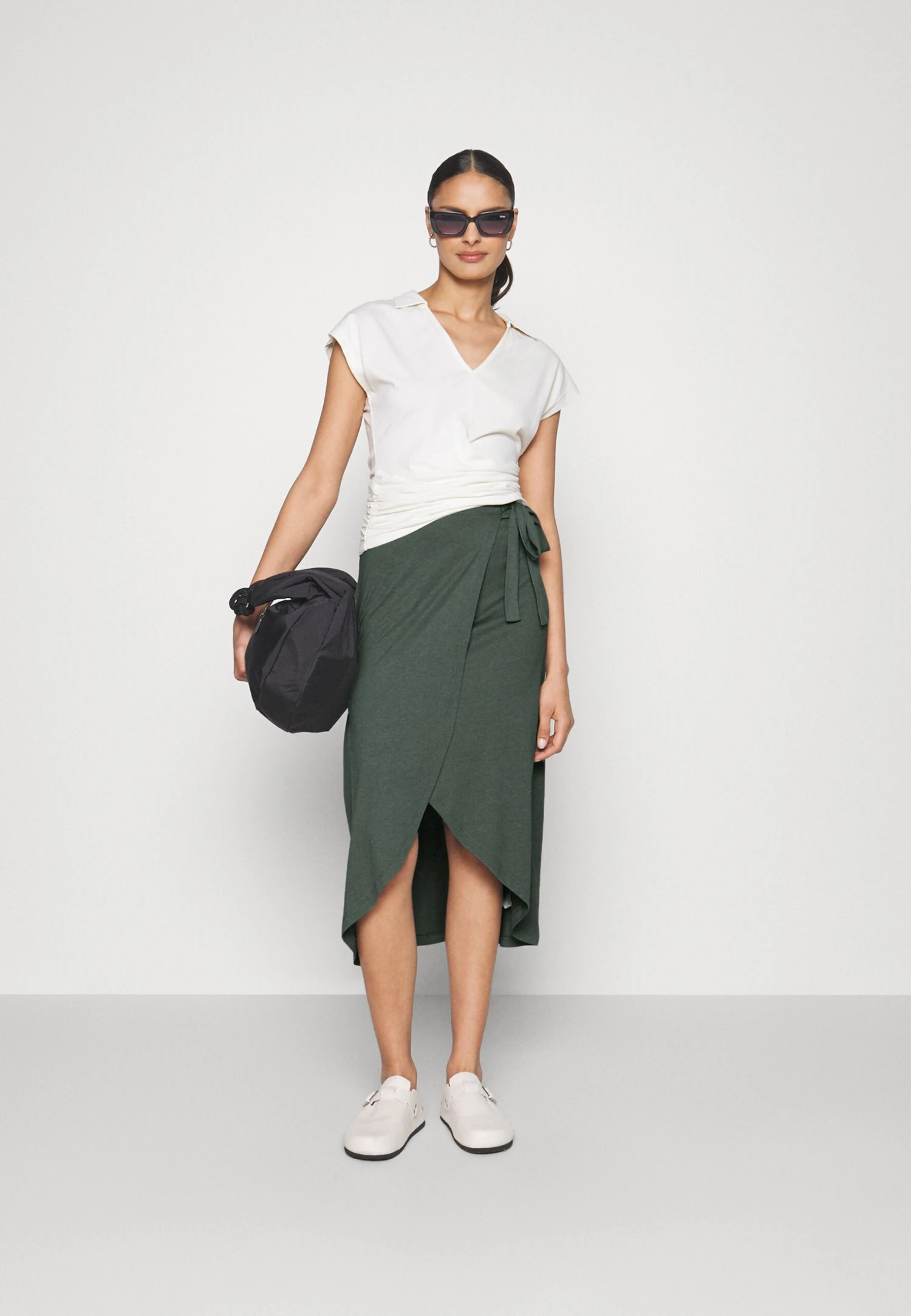 Anna Field Basic Wrap Over Midi Skirt- A-Line Skirt - Light Green 2 Anna Field Basic Wrap Over Midi Skirt- A-Line Skirt - Light Green - Image 2