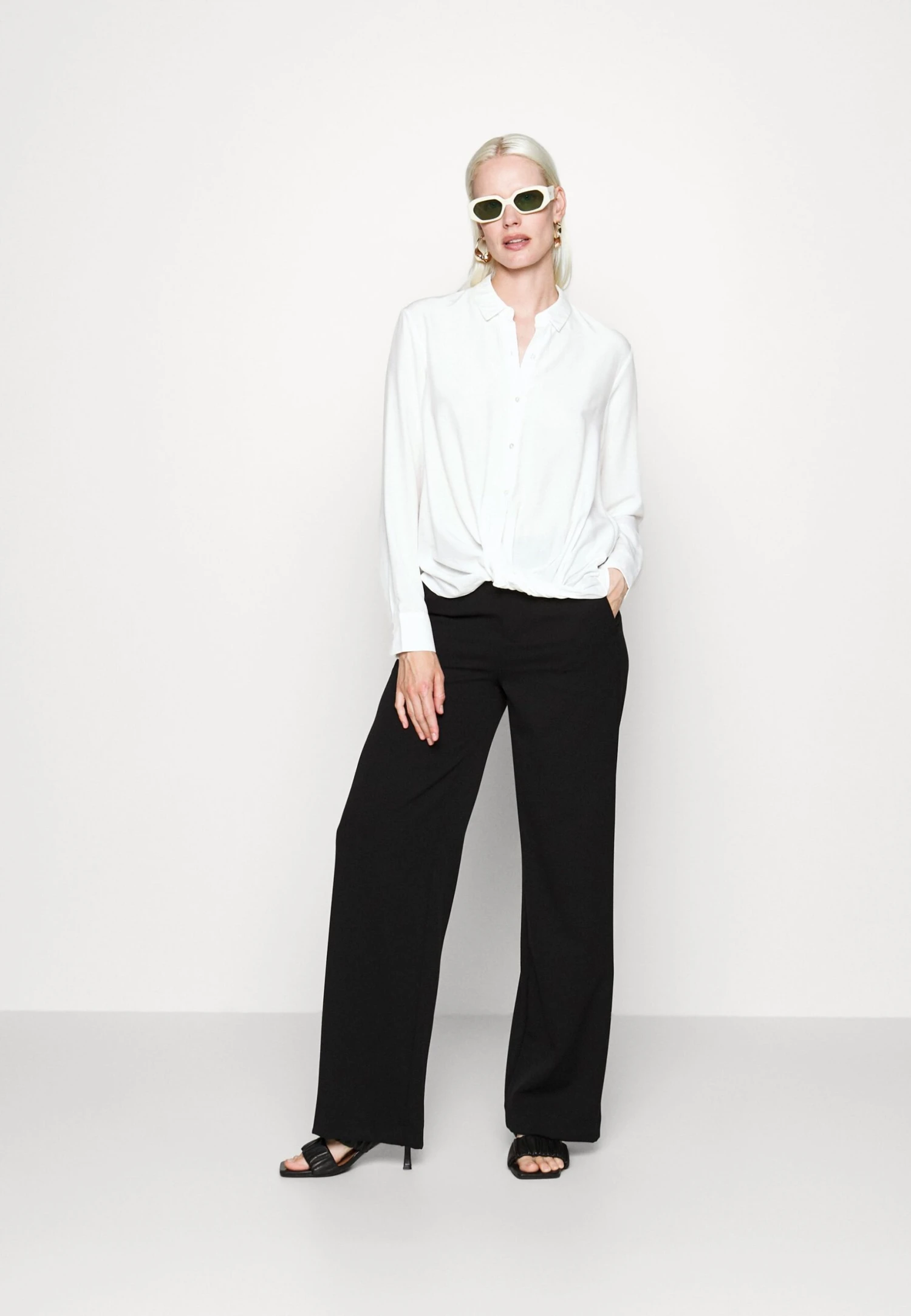 Blouse -White 2 Blouse -White - Image 2