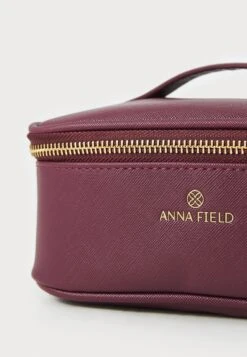 Anna Field SET - Wash Bag - Beige/bordeaux/offwhite 11 Anna Field SET - Wash Bag - Beige/bordeaux/offwhite -Fashion fdb1ccff0b9c4344823600ee856adb1a